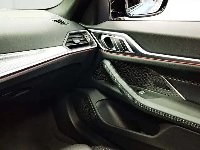 BMW i4 — Фото автомобиля 14
