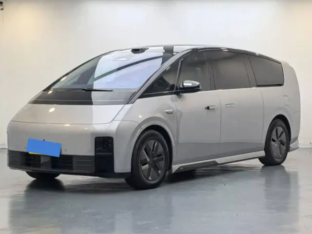 Фотография автомобиля — Li Auto MEGA