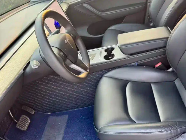Tesla Model Y — Фото автомобиля 7