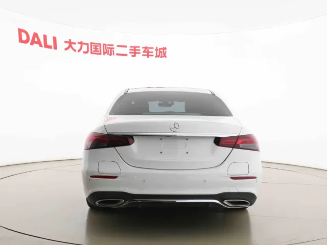 Mercedes-Benz E-Class — Фото автомобиля 14