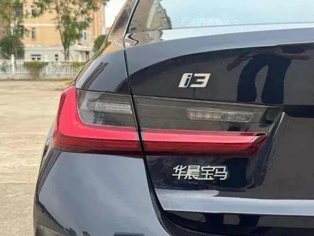 BMW i3 — Фото автомобиля 11
