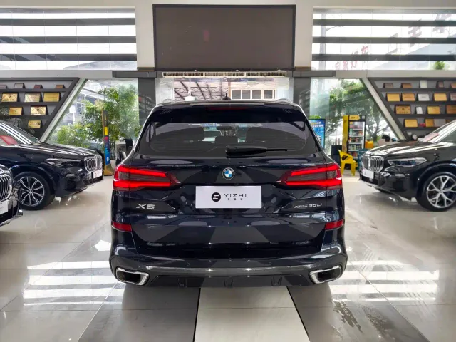 BMW X5 — Фото автомобиля 12