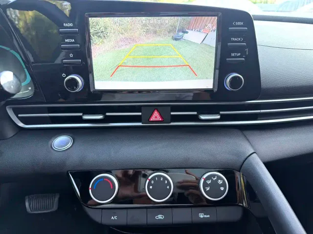 Hyundai Elantra — Фото автомобиля 5