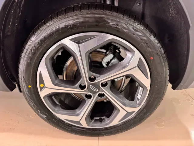 Geely Xingyue L — Фото автомобиля 13