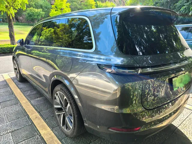 Li Auto L9 — Фото автомобиля 4
