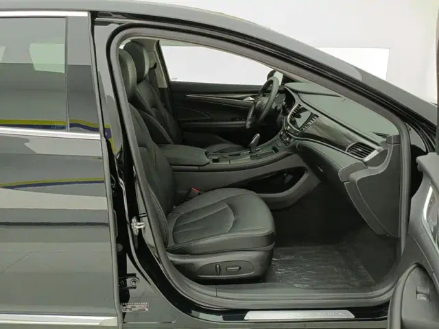 Buick LaCrosse — Фото автомобиля 8
