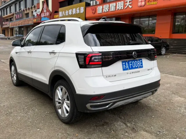 Volkswagen T-Cross — Фото автомобиля 4