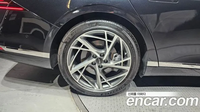Genesis G90 Бензин 3.5 турбо AWD — Фото автомобиля 5
