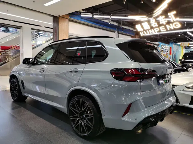 BMW X5 M — Фото автомобиля 3
