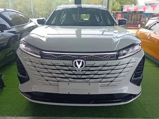 Changan CS75 Plus — Фото автомобиля 2
