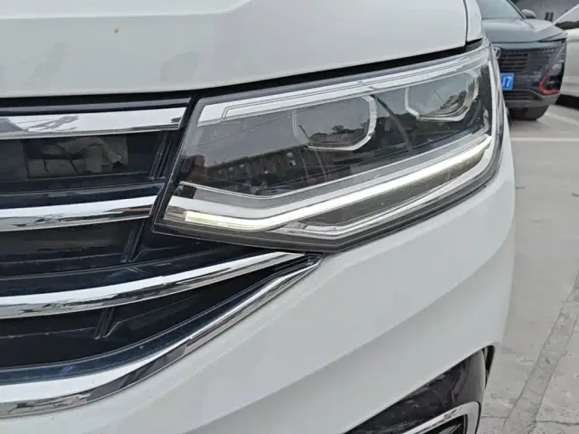 Volkswagen Tiguan L — Фото автомобиля 23