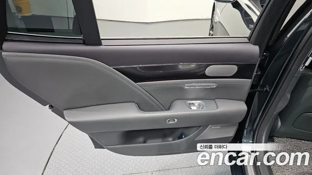 Genesis G90 Бензин 3.5 турбо AWD — Фото автомобиля 24