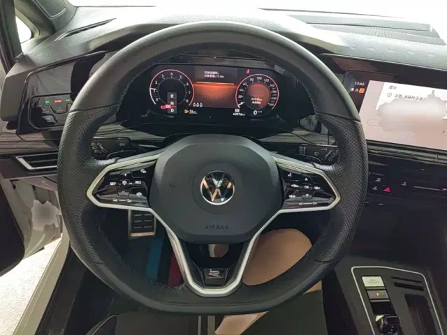 Volkswagen Golf — Фото автомобиля 10