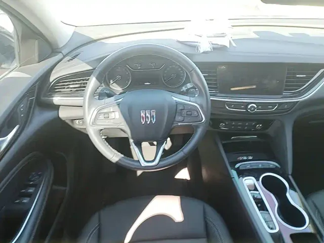 Buick Regal — Фото автомобиля 10