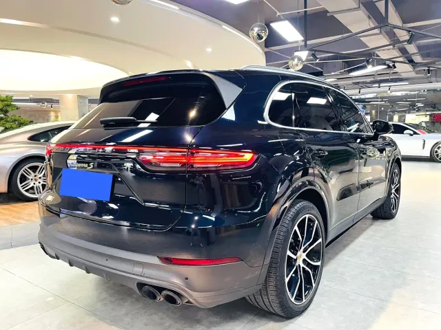 Porsche Cayenne — Фото автомобиля 4