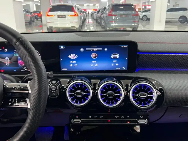 Mercedes-Benz A-Class — Фото автомобиля 11