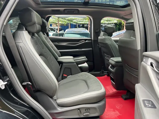 Ford Edge — Фото автомобиля 12