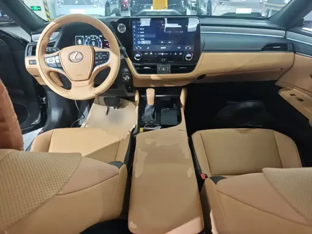 Lexus ES — Фото автомобиля 9