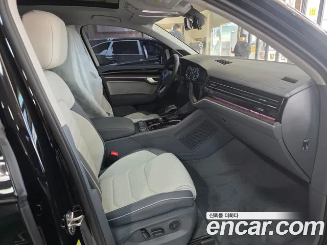 Volkswagen Touareg Touareg 3 поколение 3.0 TDI Prestige — Фото автомобиля 11