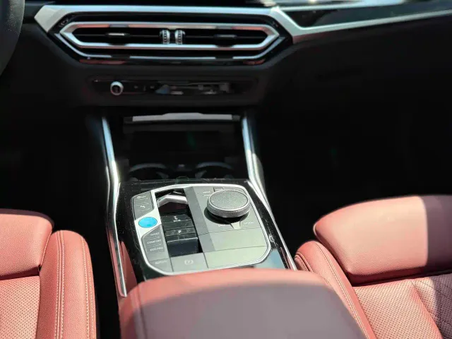 BMW i3 — Фото автомобиля 12