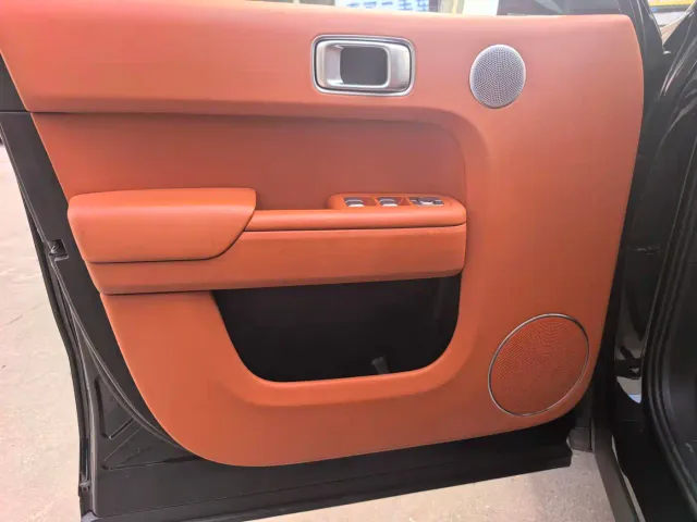 Li Auto L9 — Фото автомобиля 7