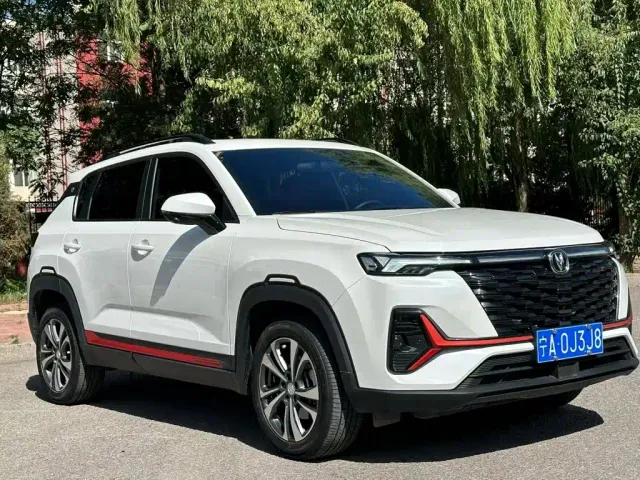 Changan CS35 Plus — Фото автомобиля 3