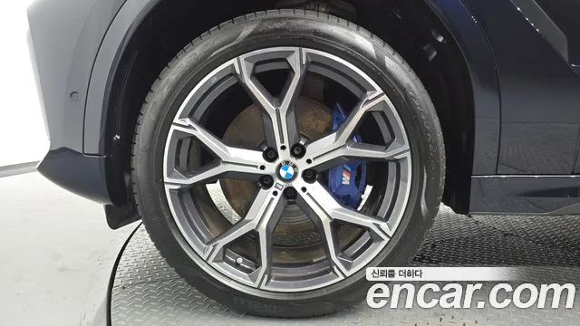BMW X6 xDrive40i M Sport — Фото автомобиля 4