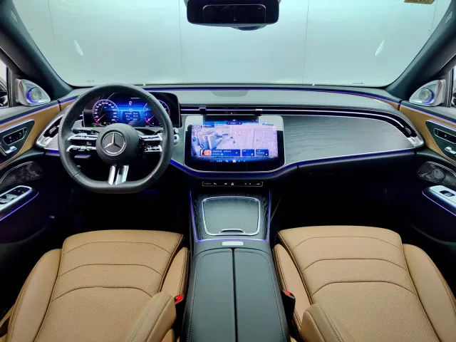 Mercedes-Benz E-Class — Фото автомобиля 17
