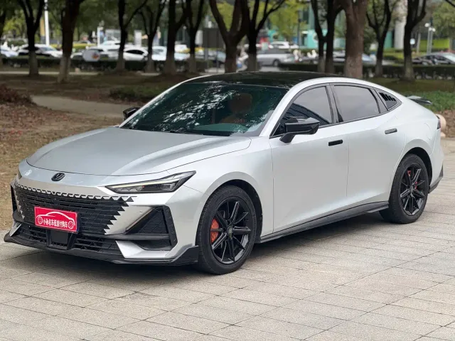 Changan UNI-V — Фото автомобиля 3