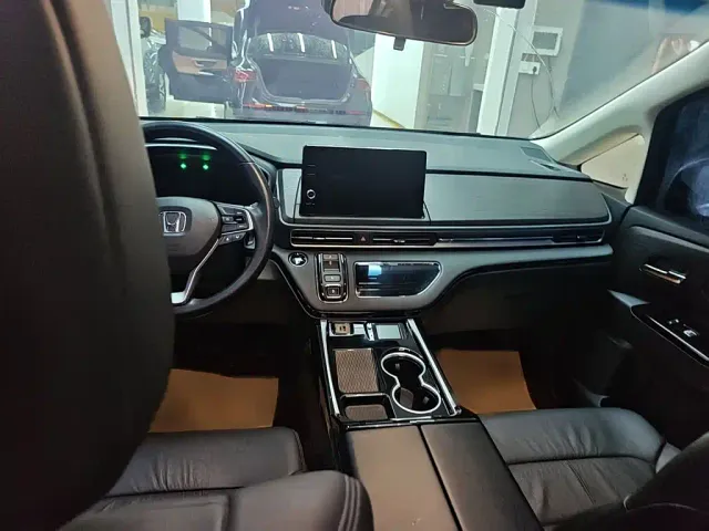 Honda Elysion — Фото автомобиля 15