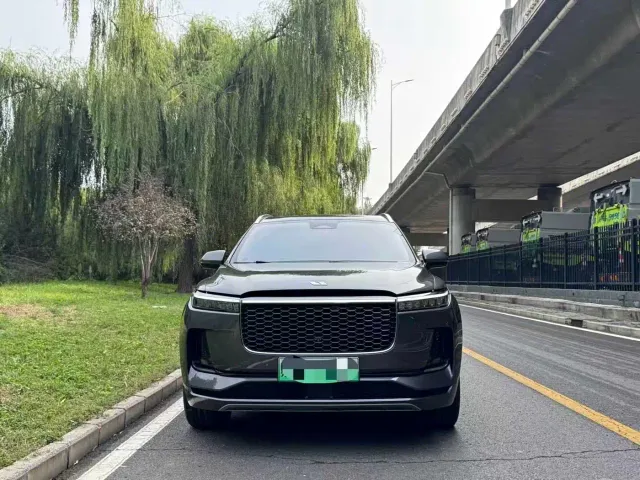 Li Auto ONE — Фото автомобиля 3