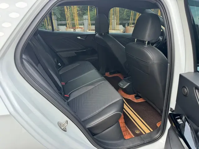 Volkswagen ID.3 — Фото автомобиля 12