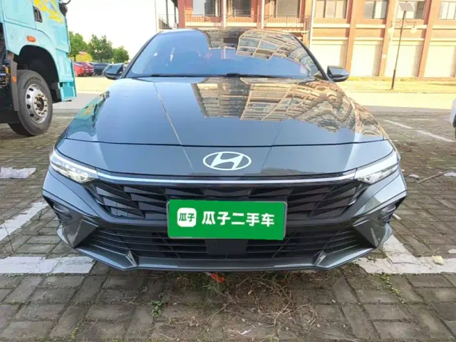 Hyundai Elantra — Фото автомобиля 2