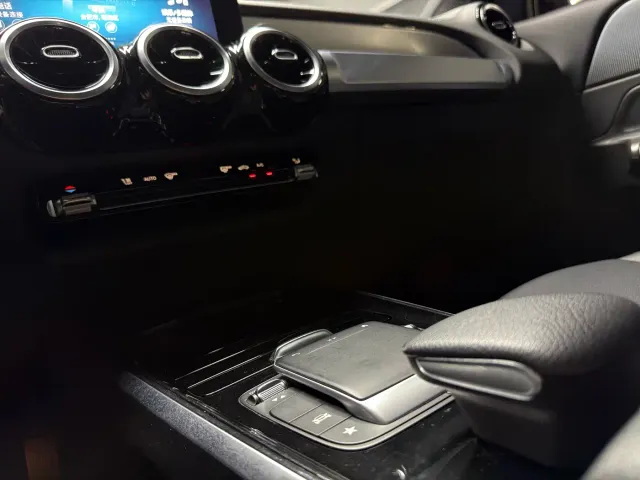 Mercedes-Benz GLB-Class — Фото автомобиля 14