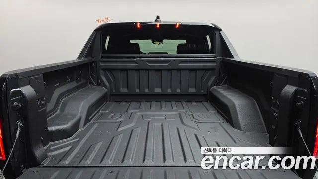 GMC Hummer EV — Фото автомобиля 15
