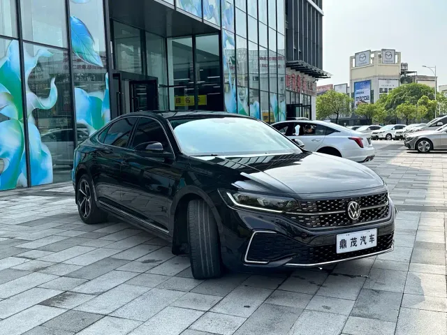Volkswagen Passat — Фото автомобиля 6