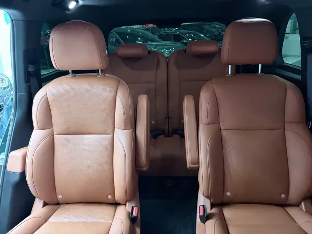 Li Auto L8 — Фото автомобиля 18