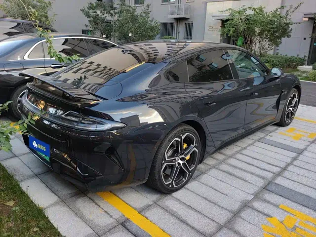 Xiaomi SU7 — Фото автомобиля 3