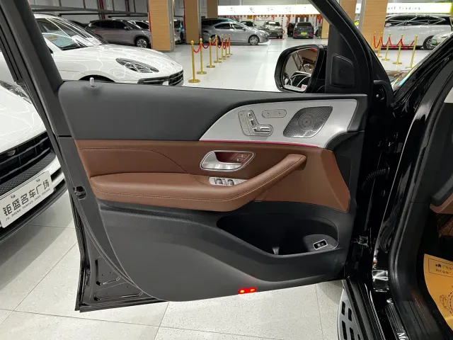 Mercedes-Benz GLS-Class — Фото автомобиля 14