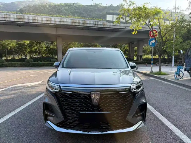 Roewe iMAX8 — Фото автомобиля 3
