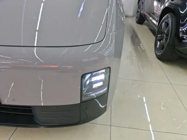Li Auto MEGA — Фото автомобиля 23