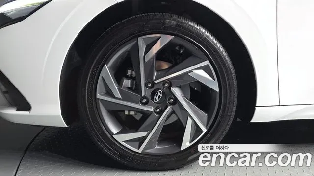 Hyundai Avante — Фото автомобиля 5