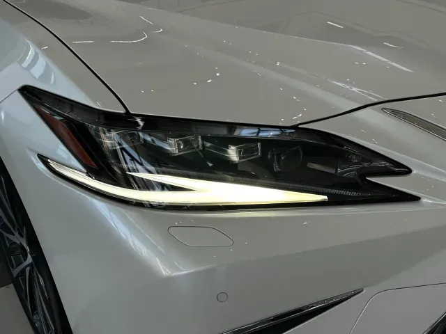 Lexus ES — Фото автомобиля 20
