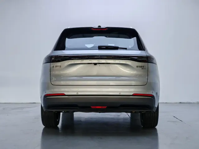 Geely Galaxy Starship 7 EM-i — Фото автомобиля 5