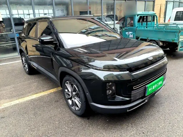 Geely ICON — Фото автомобиля 3