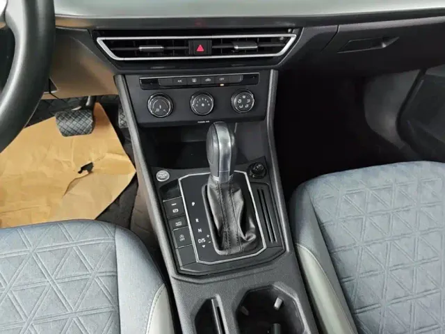 Volkswagen Lavida — Фото автомобиля 13