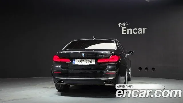 BMW 5-Series — Фото автомобиля 4