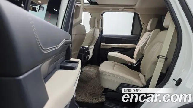 Ford Expedition — Фото автомобиля 18