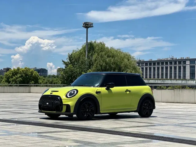 Фотография автомобиля — MINI Hatch