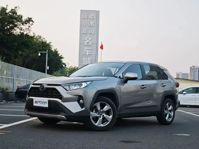 Фотография автомобиля — Toyota RAV4
